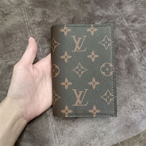 Обложка на Паспорт Louis Vuitton .